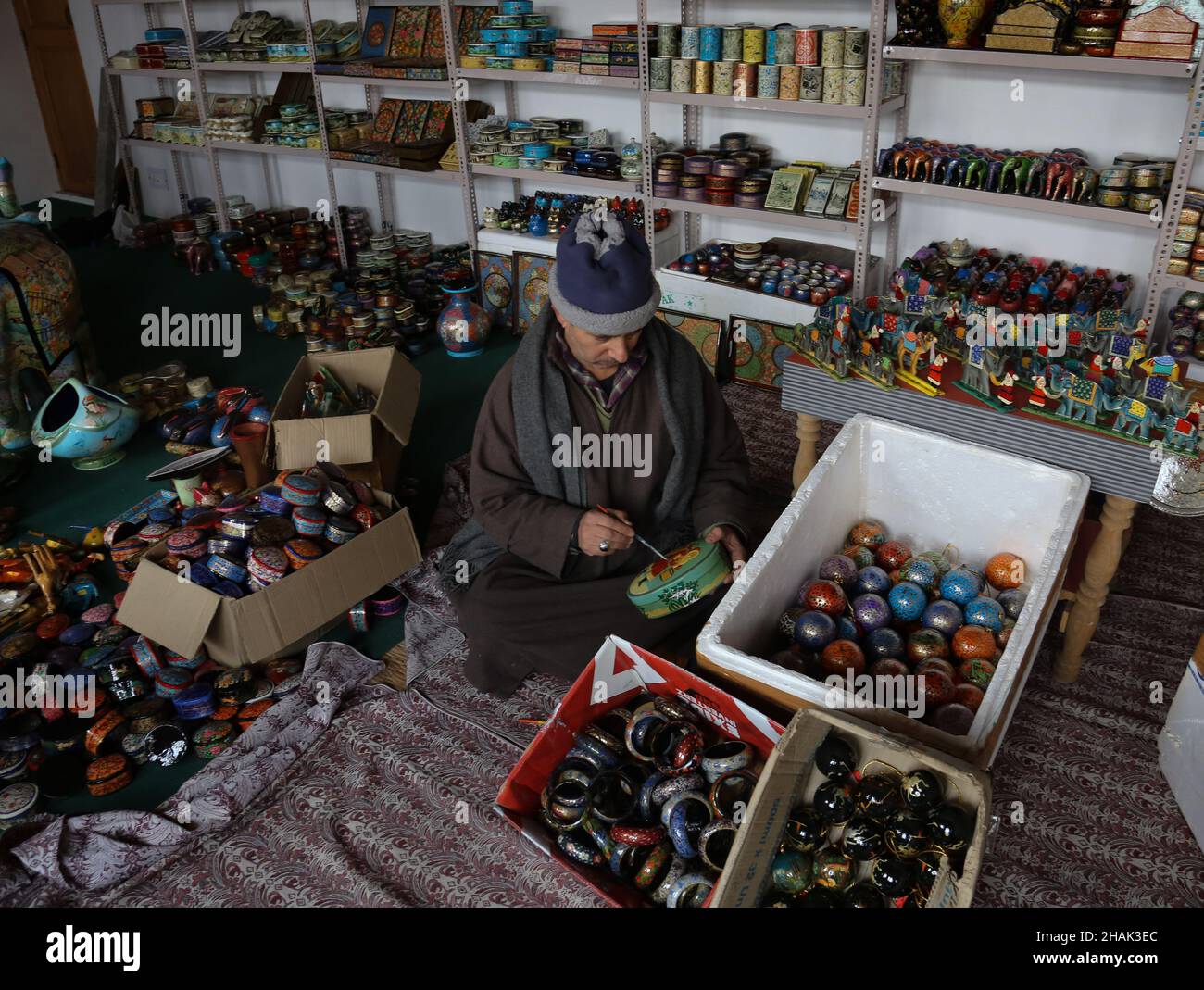 India kashmir srinagar paper mache hires stock photography and images