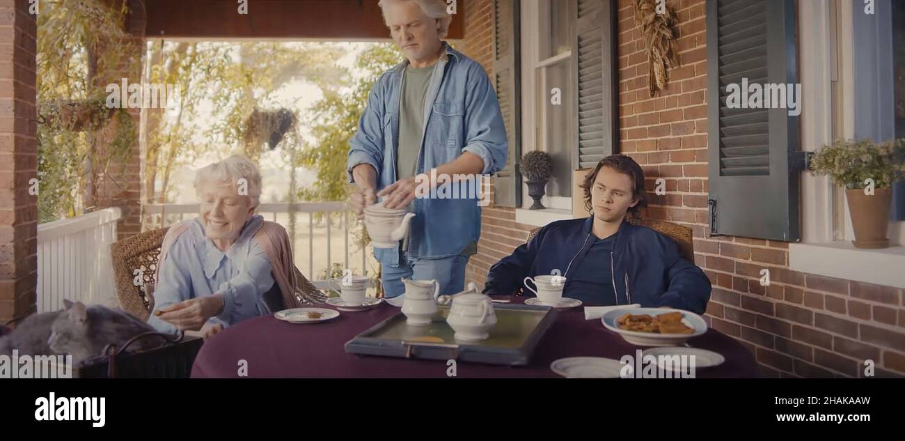 NOT TO FORGET, from left: Karen Grassle, Kevin Hardesty, Tate Dewey ...