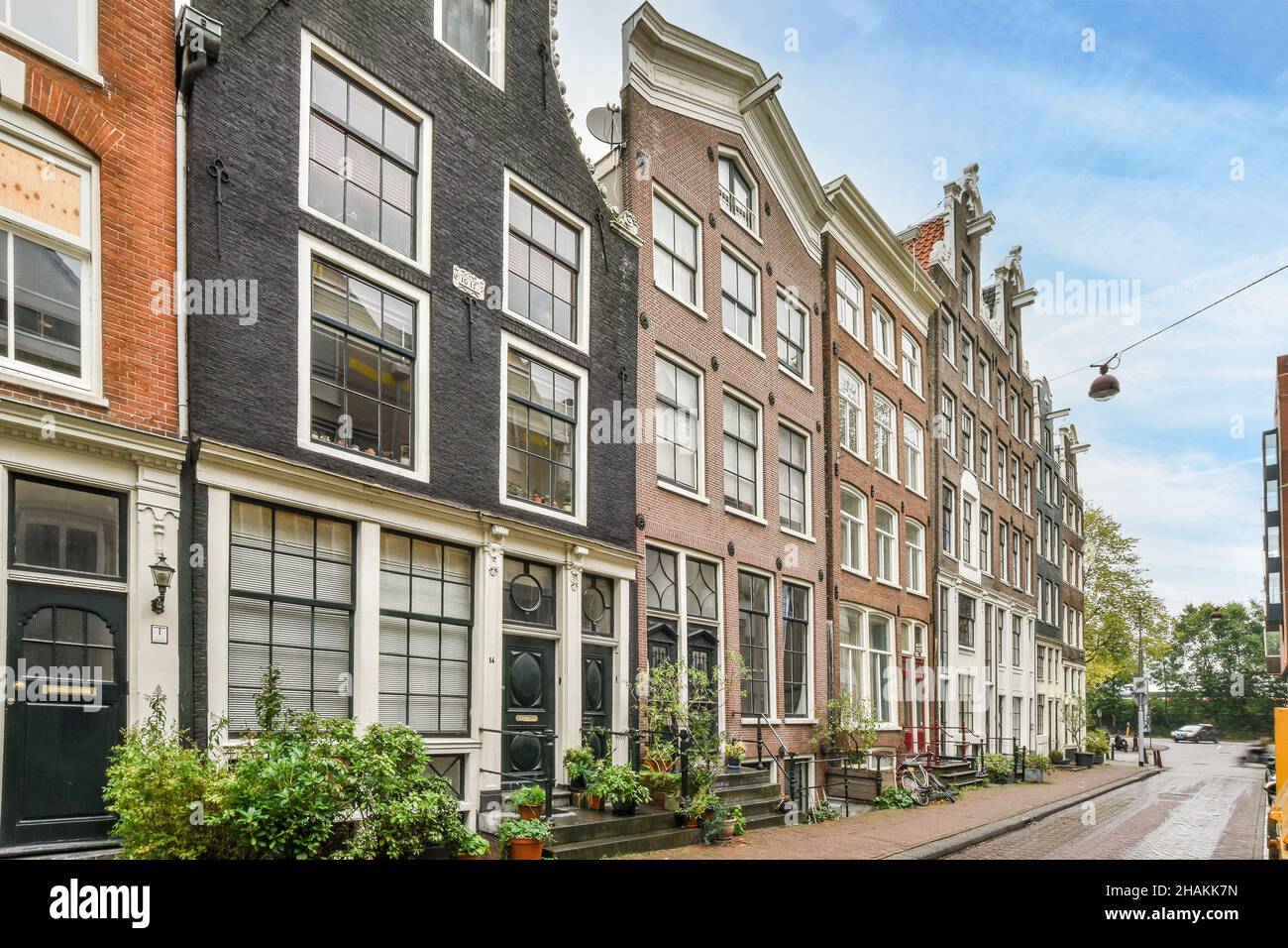 View to facade of a modern residential building Stock Photo - Alamy