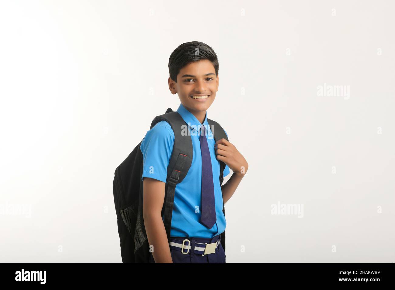 Indian boy with school bag hi res stock photography and images Alamy