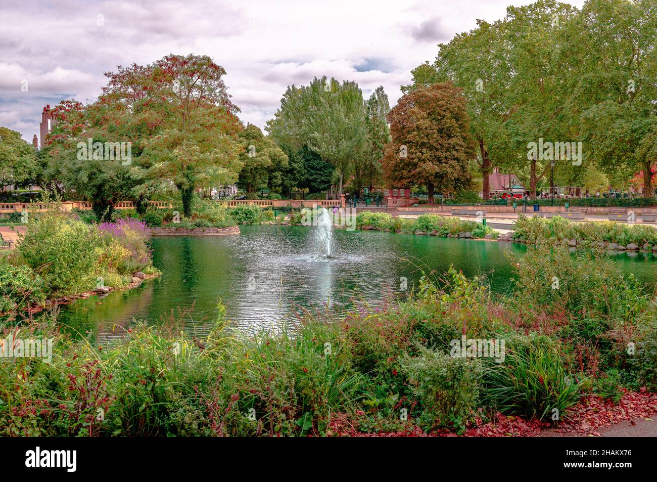 The ornamental lake in Bishops Park, in the south of Hammersmith & Fulham next to the river Thames, London, UK. Stock Photo