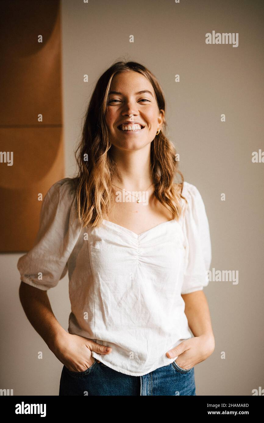 Happy work environment hi-res stock photography and images - Alamy