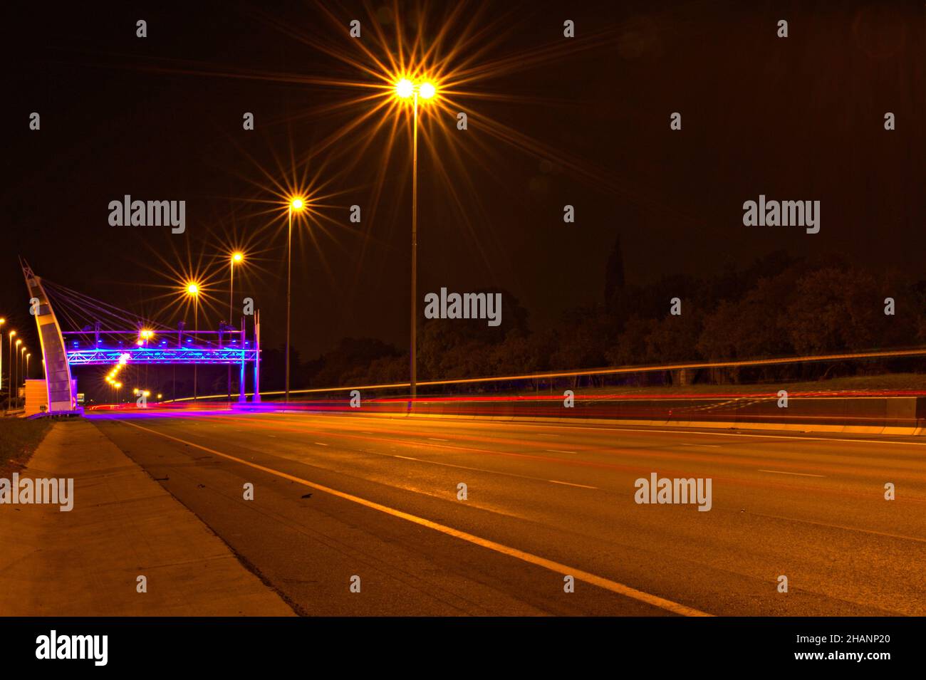 Empty road at night hi-res stock photography and images - Alamy