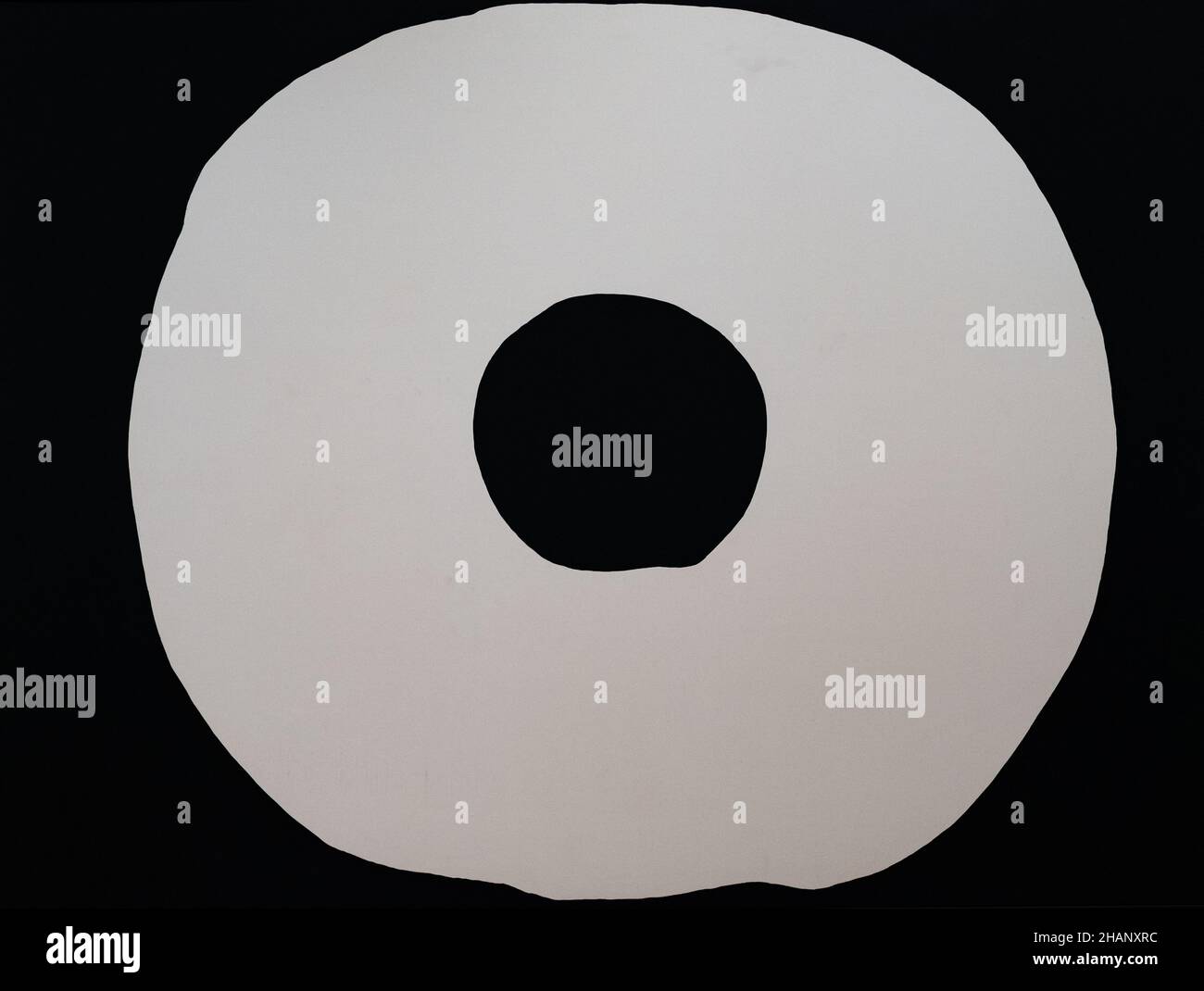 BETWEEN COLLECTIVISM AND INDIVIDUALISM — JAPANESE AVANTGARDE IN THE