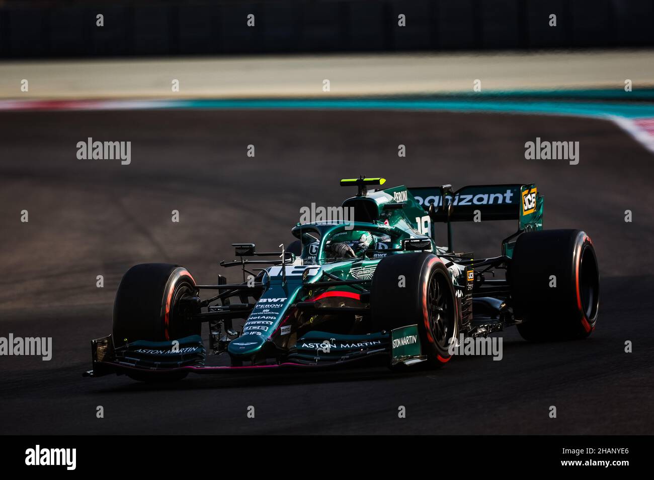 18 STROLL Lance (can), Aston Martin F1, action during the 2021 post-season tests from December 14 to 15, 2021 on the Yas Marina Circuit, in Yas Island, Abu Dhabi - Photo: Antonin Vincent/DPPI/LiveMedia Stock Photo
