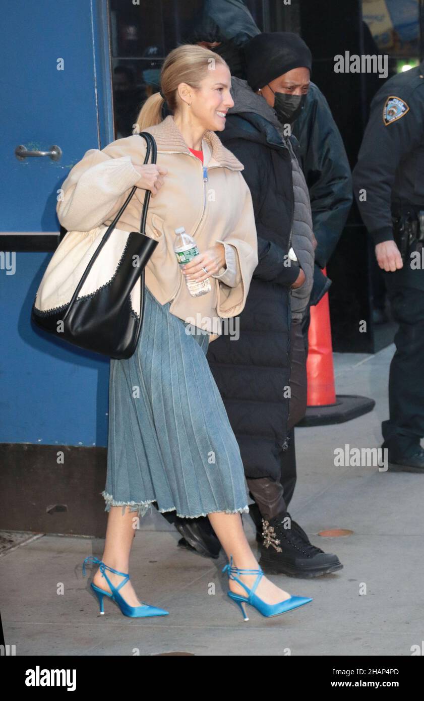New York - NY - 20211124-Jessica Seinfeld Exits Good Morning America