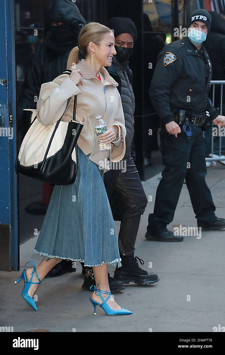 New York - NY - 20211124-Jessica Seinfeld Exits Good Morning America