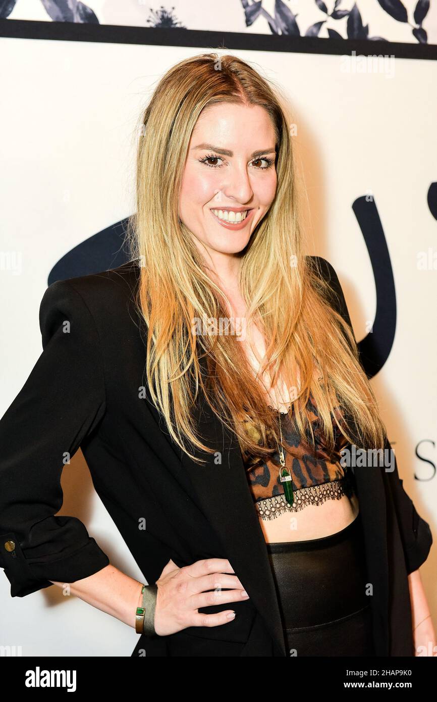 Los Angeles - CA - 20211110 RHOBH star Sutton Stracke’s a Parisian