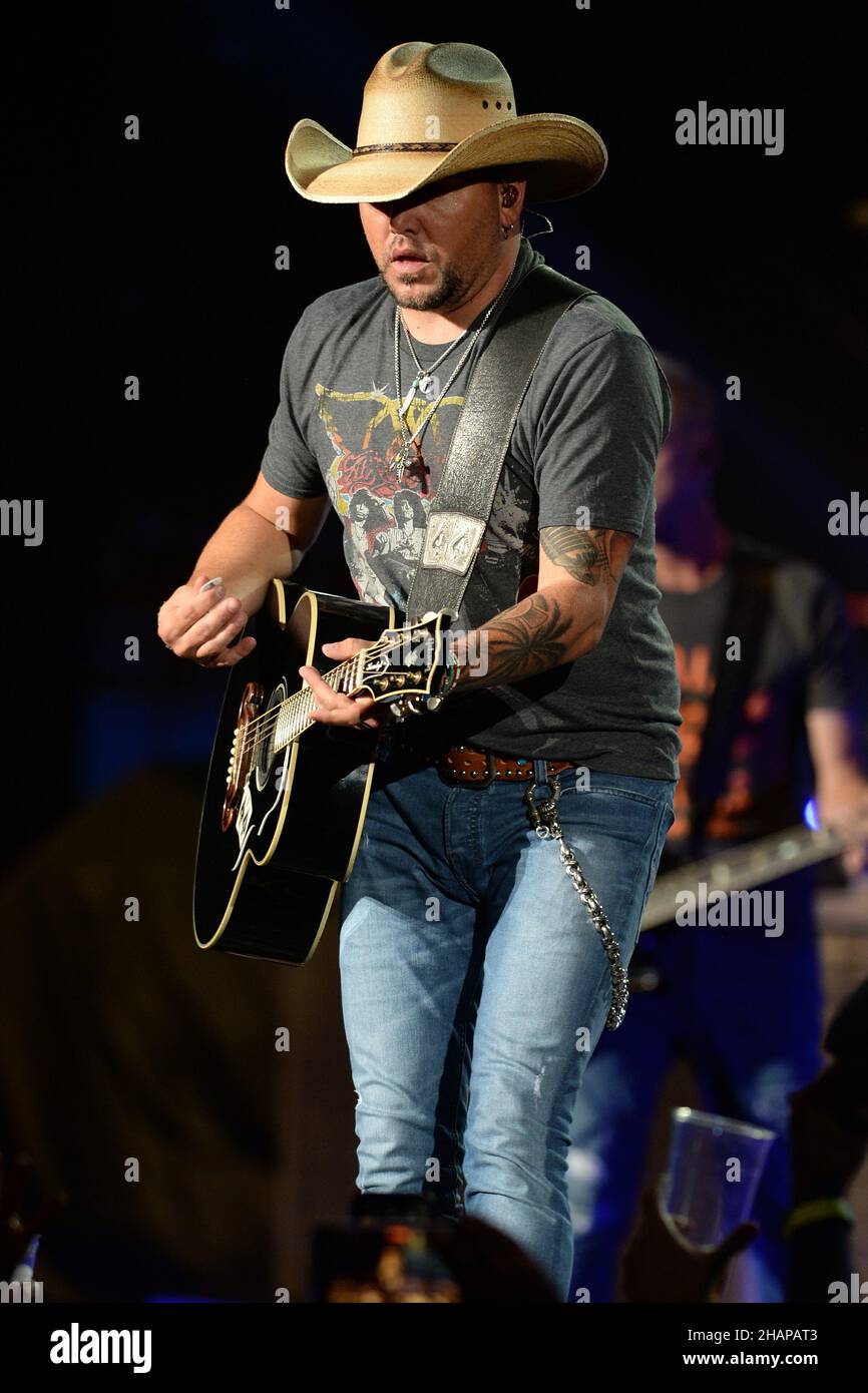Miami - FL - 20211029 Jason Aldean performs during the Back in the ...