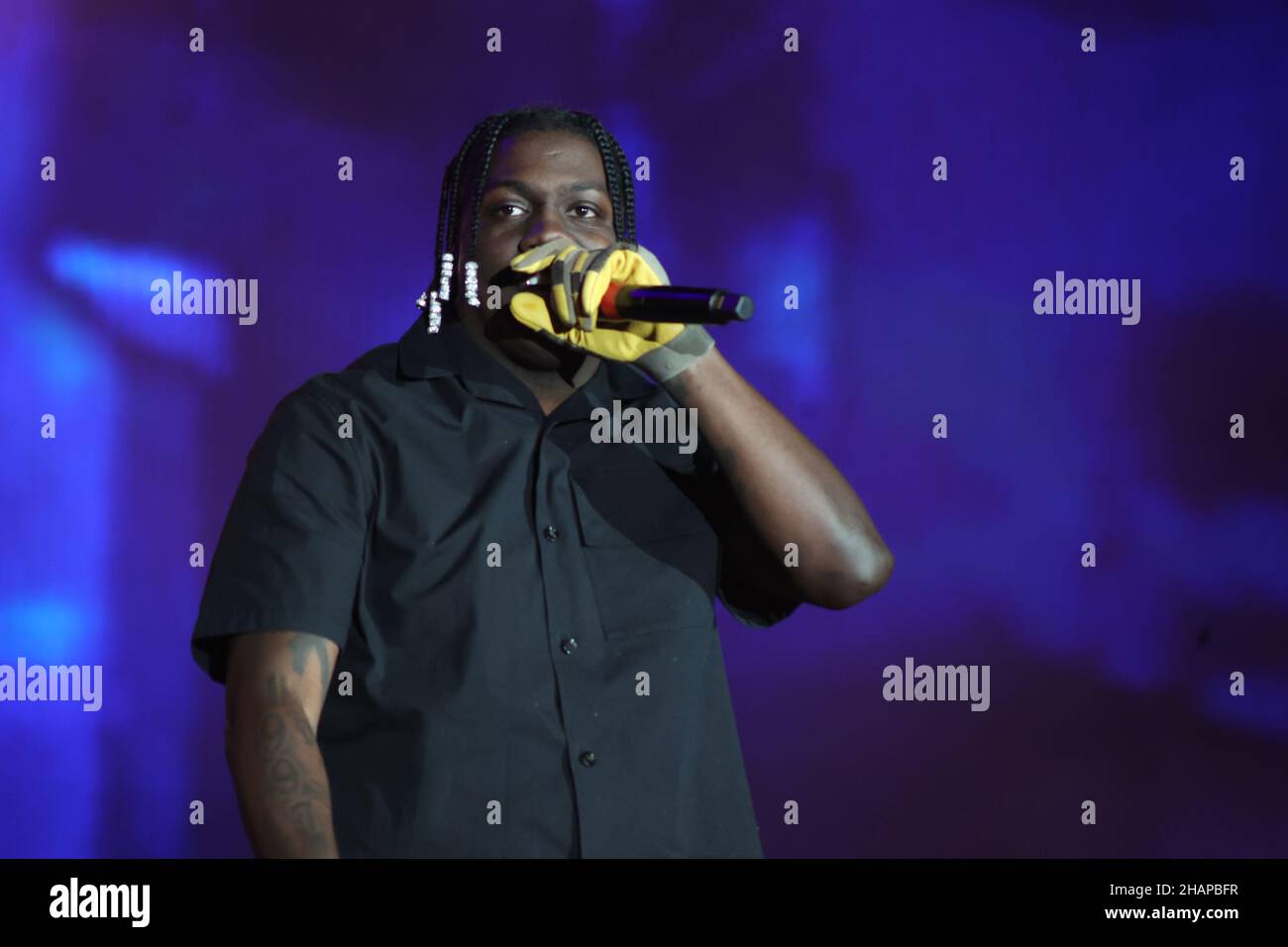 kanyeayano ADIDAS YEEZY BOOST 350 V2 KANYE WEST SEMI FROZEN YELLOW STEEL