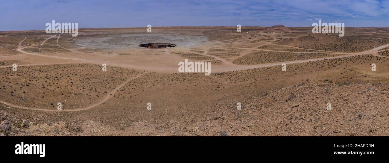 Darvaza Derweze gas crater called also The Door to Hell in Turkmenistan Stock Photo