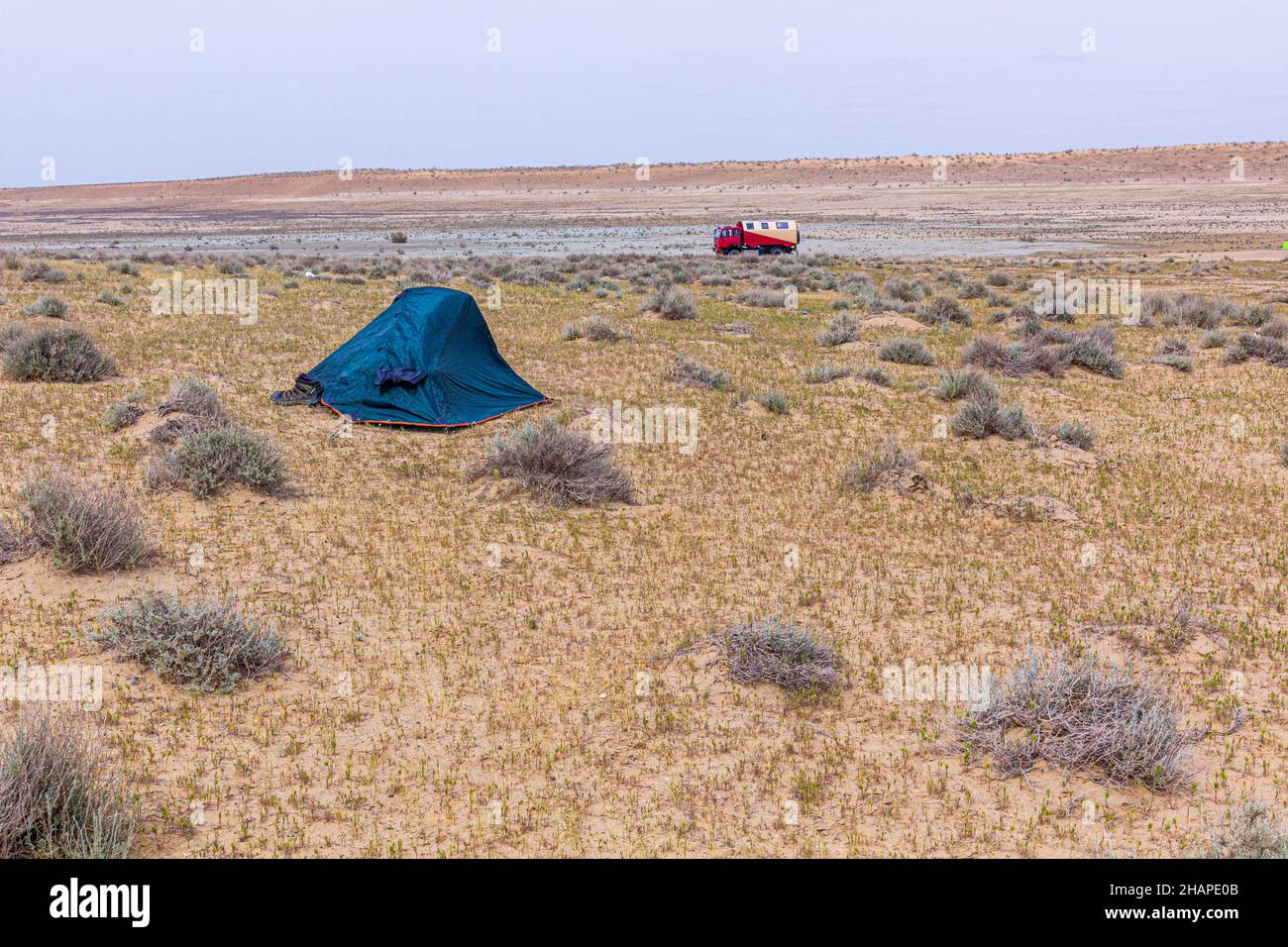 Tent in Karakum desert near Darvaza Derweze gas crater Door to Hell or Gates of Hell in Turkmenistan Stock Photo