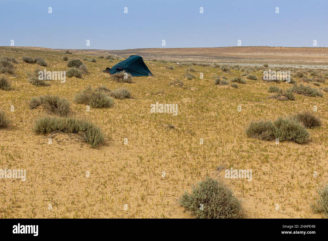 Tent in Karakum desert near Darvaza Derweze gas crater Door to Hell or Gates of Hell in Turkmenistan Stock Photo