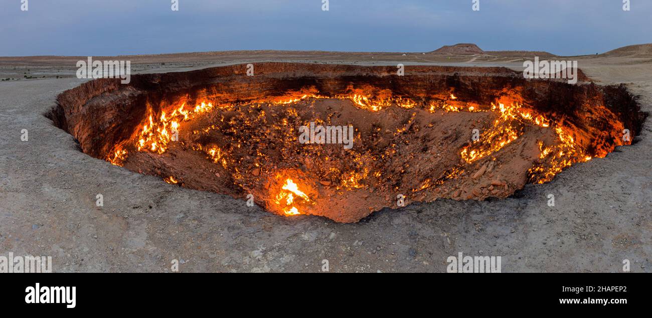 Darvaza Derweze gas crater called also The Door to Hell in Turkmenistan Stock Photo
