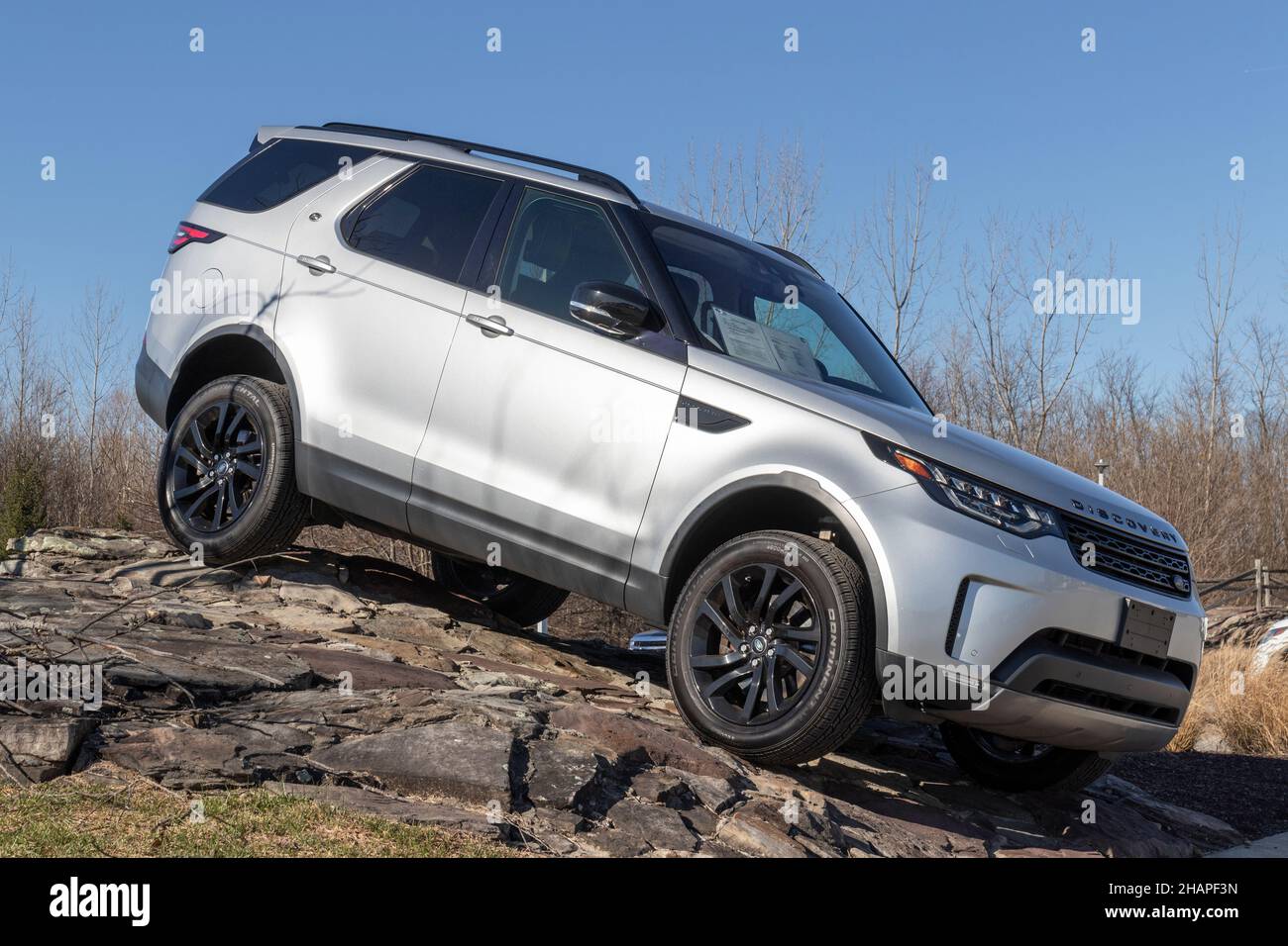 Indianapolis - Circa December 2021: Land Rover Discovery off road display. Jaguar Land Rover is a subsidiary of Tata Motors. Stock Photo