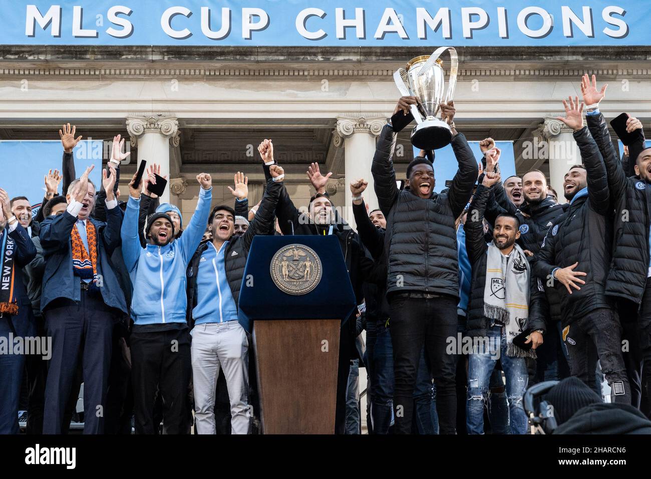 Mls cup trophy hi-res stock photography and images - Alamy