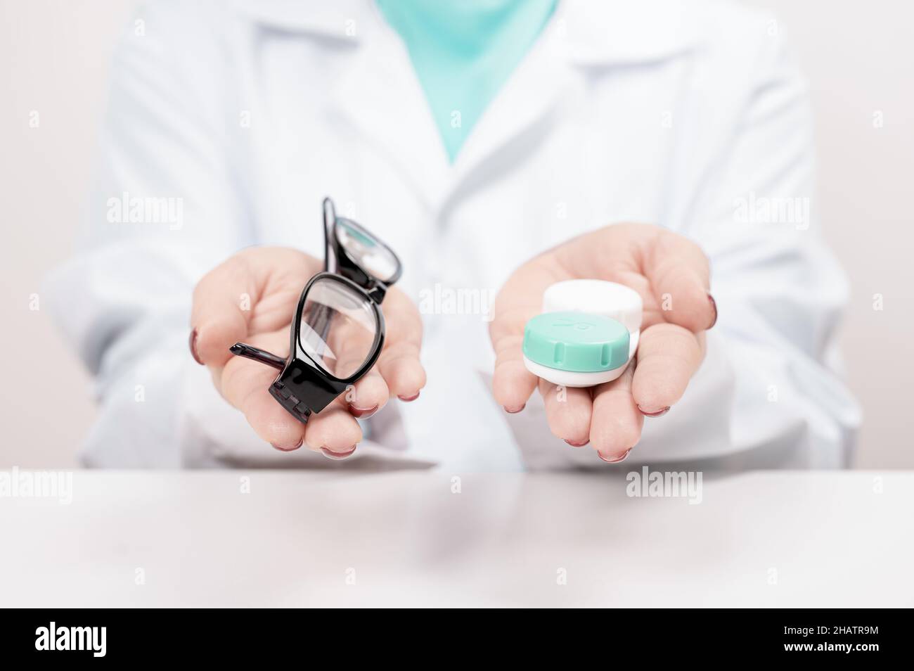 Contact Lenses or Glasses. Choosing between contact lenses or glasses