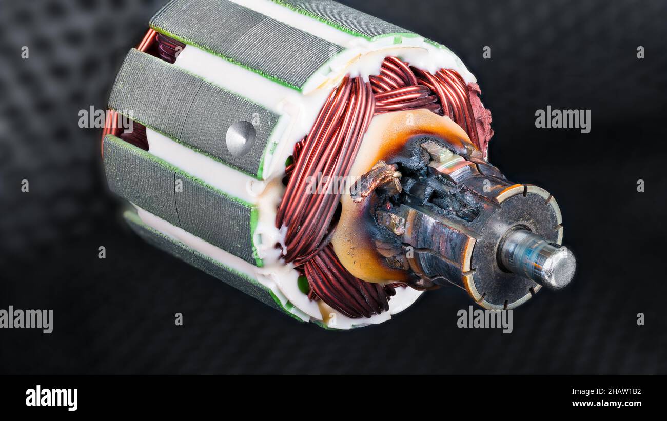 Damaged scorched commutator due to short circuit in rotor winding of DC  electric motor. Charred engine part detail. Copper wire and metal  laminations Stock Photo - Alamy
