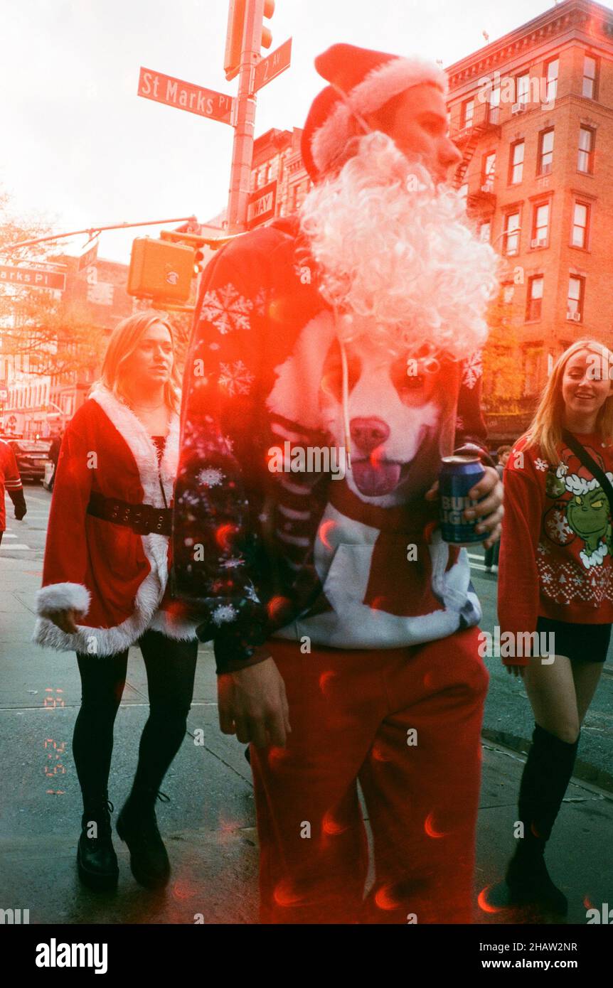 Marshall Christmas Crawl 2022 Bar Crawl High Resolution Stock Photography And Images - Alamy