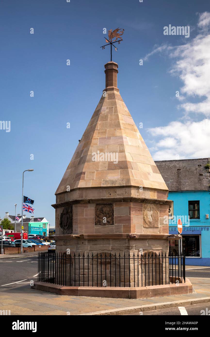 UK Northern Ireland, Co Down, Newtownards, High Street, 1636 Market Cross, the only in Ulster Stock Photo