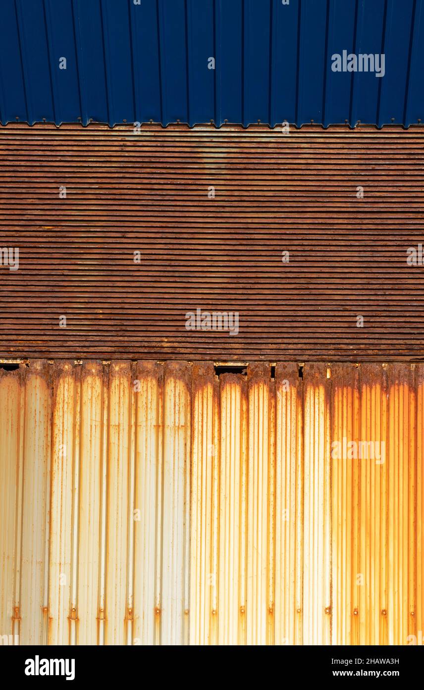 Sheet metal building facade hi-res stock photography and images - Alamy