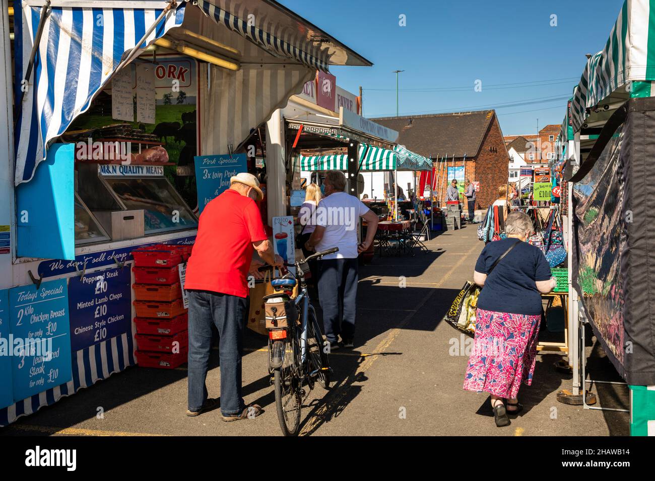 UK, England, Gloucestershire, Tewkesbury, Oldbury Road, Outdoor Market, butcher’s stall Stock Photo