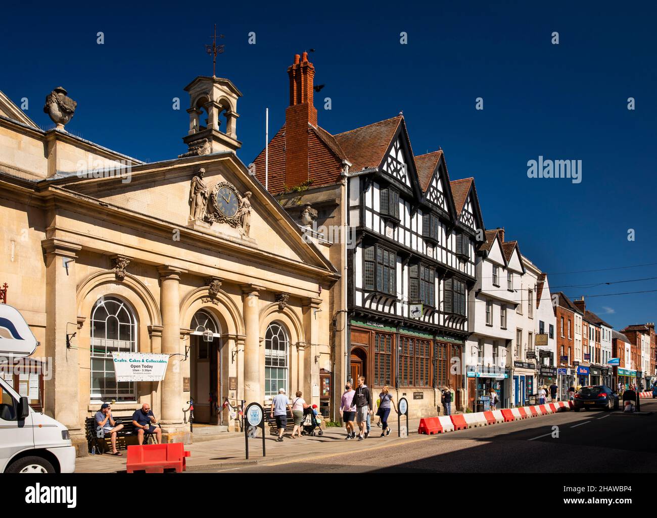 UK, England, Gloucestershire, Tewkesbury, High Street, Town Hall and jettied timber framed buildings Stock Photo