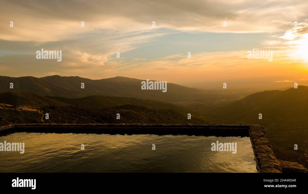 Infinity pool in forest hi-res stock photography and images - Alamy