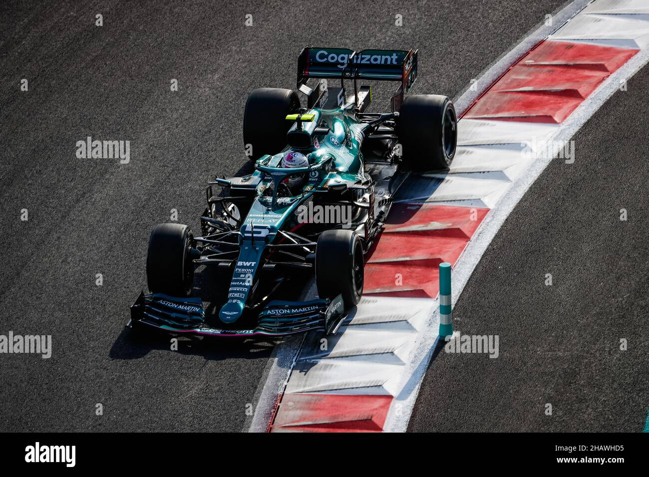 05 VETTEL Sebastian (ger), Aston Martin F1, action during the 2021 post-season tests from December 14 to 15, 2021 on the Yas Marina Circuit, in Yas Island, Abu Dhabi - Photo: Antonin Vincent/DPPI/LiveMedia Stock Photo