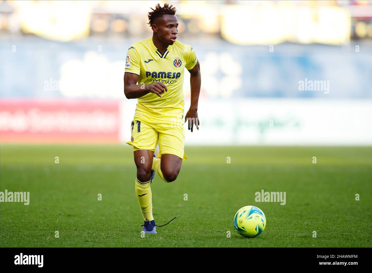 12th December 2021; Estadio La Ceramica, Vila Real, Spain; La Liga football, Villarreal CF versus Rayo Vallecano; Samu Chukwueze of Villarreal CF Stock Photo