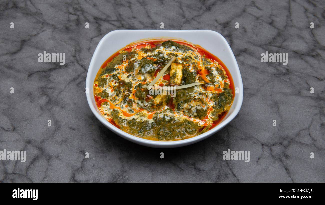 Paneer & spinach Indian food Stock Photo - Alamy