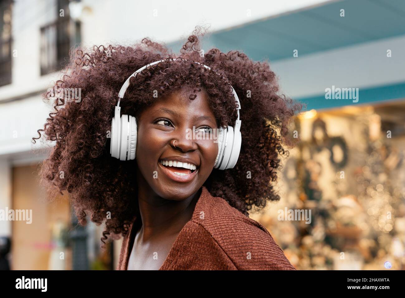 Happy black lady enjoy hi-res stock photography and images - Alamy
