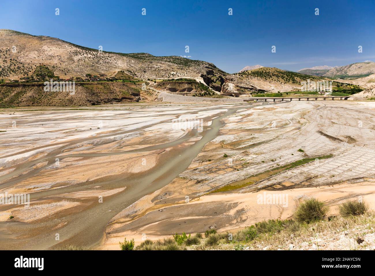 Cendere river(stream), Kahta river, upstream of Euphrates, Cendere bridge( Severan bridge) in the distance, Kahta, Adıyaman province, Turkey, Asia Stock Photo