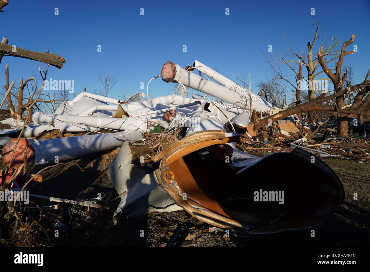 Destroying buildings hires stock photography and images Alamy