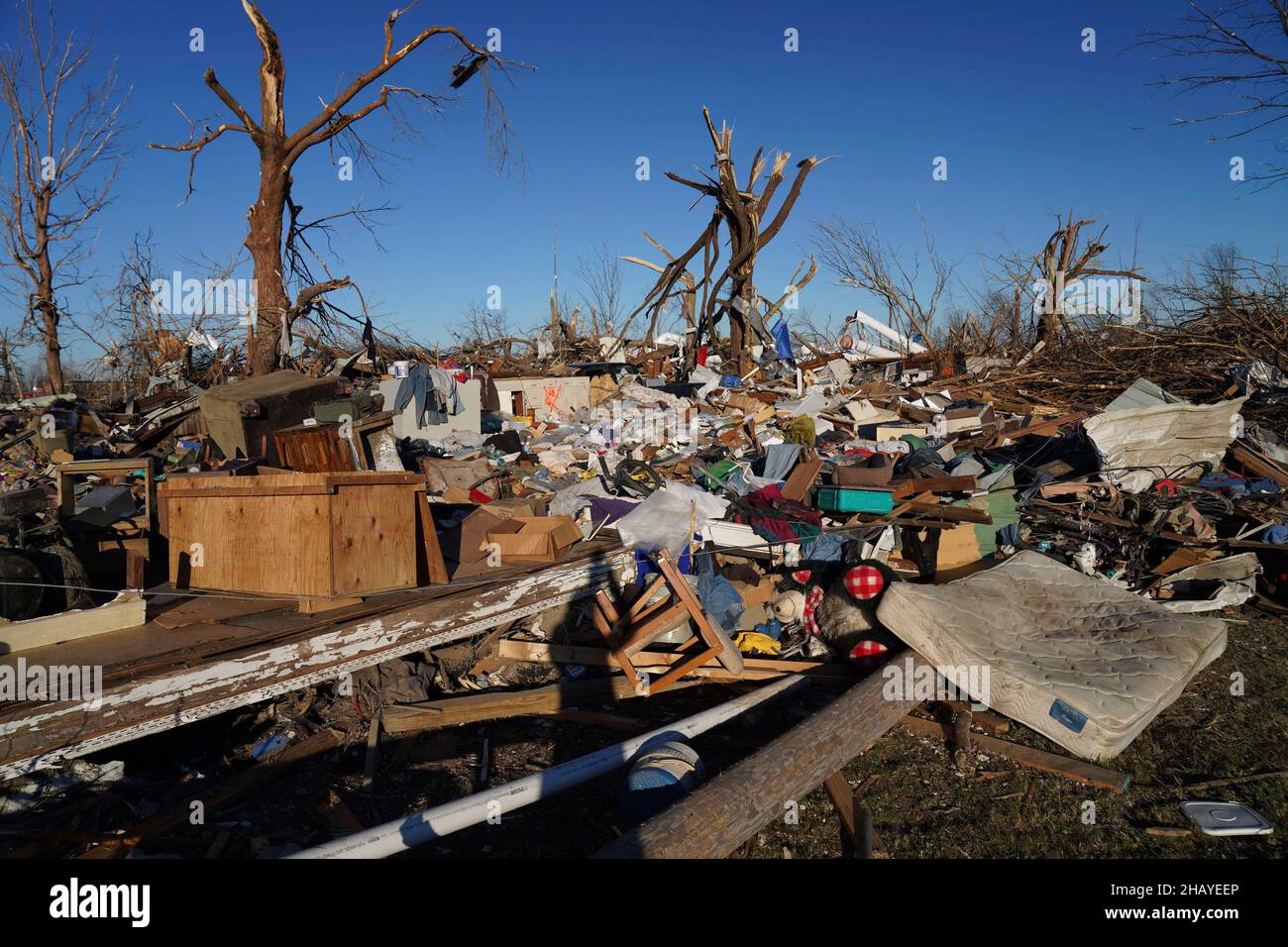 Destroying buildings hires stock photography and images Alamy