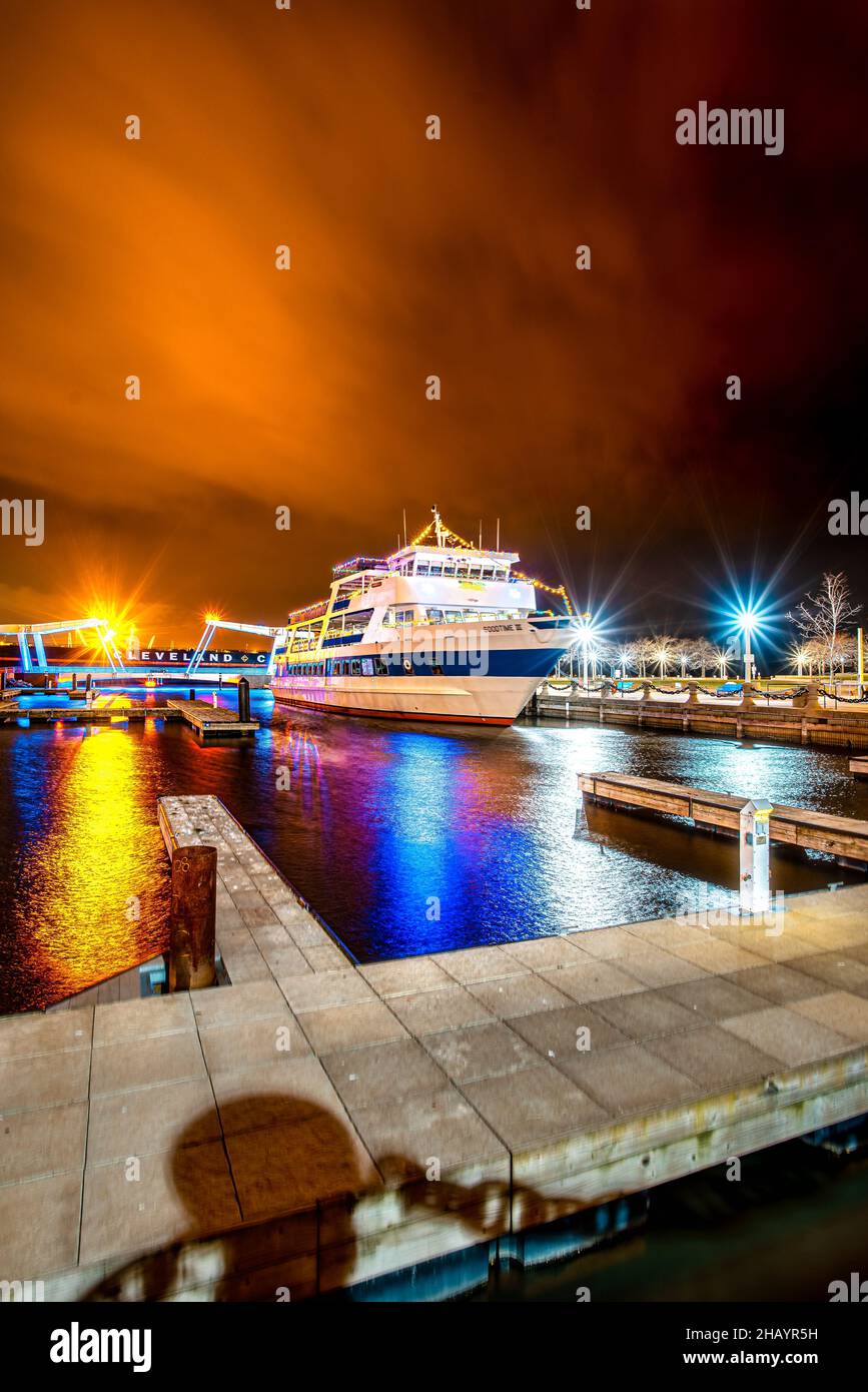 Goodtime III Cruise Ship in Cleveland Ohio Stock Photo Alamy