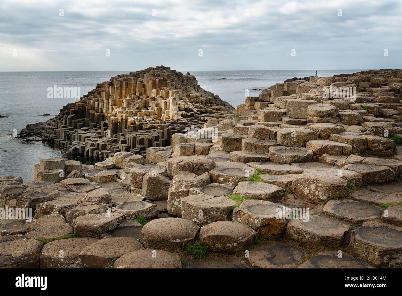 The Giant’s Causeway (40,000 interlocking basalt columns), County Antrim, Northern Ireland, UK Stock Photo