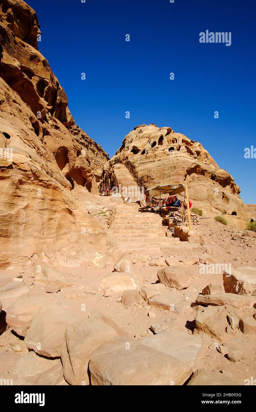Ancient cliffs desert petra rocks hi-res stock photography and images ...