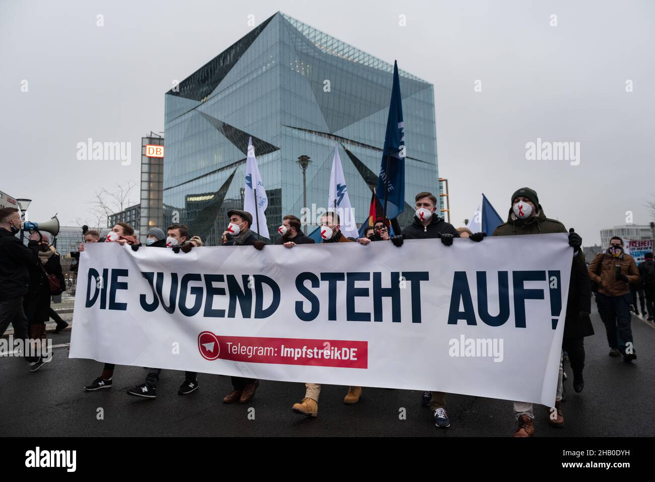 Berlin, Germany. 11th December 2021. Pictured: Young AfD supporters begin their march from Washingtonplatz. Stock Photo