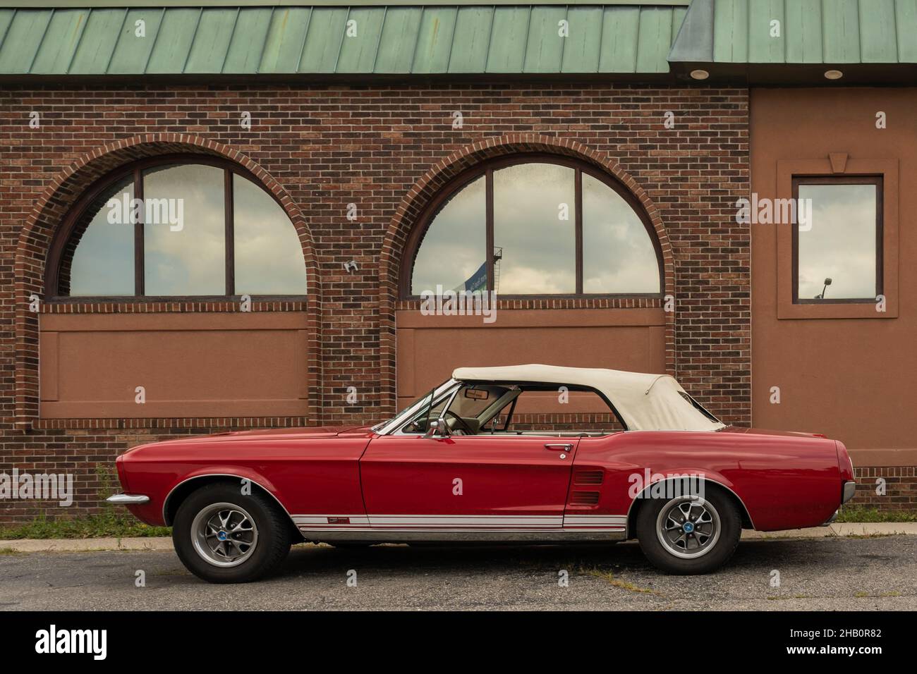 ROYAL OAK, MI/USA - AUGUST 17, 2021: A 1967 Ford Mustang GT car on the Woodward Dream Cruise route. Stock Photo