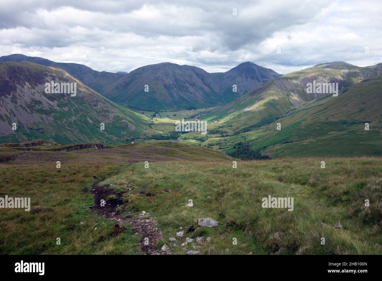 Wasdale Head & the Wainwrights Kirk Fell & Great Gable from the Path to ...