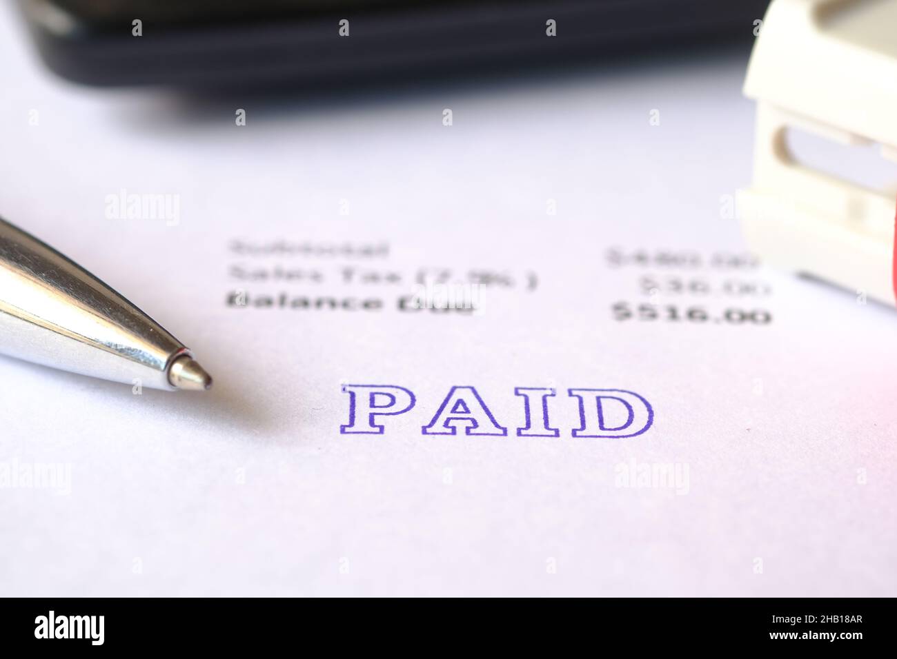 Paid invoice hi-res stock photography and images - Alamy