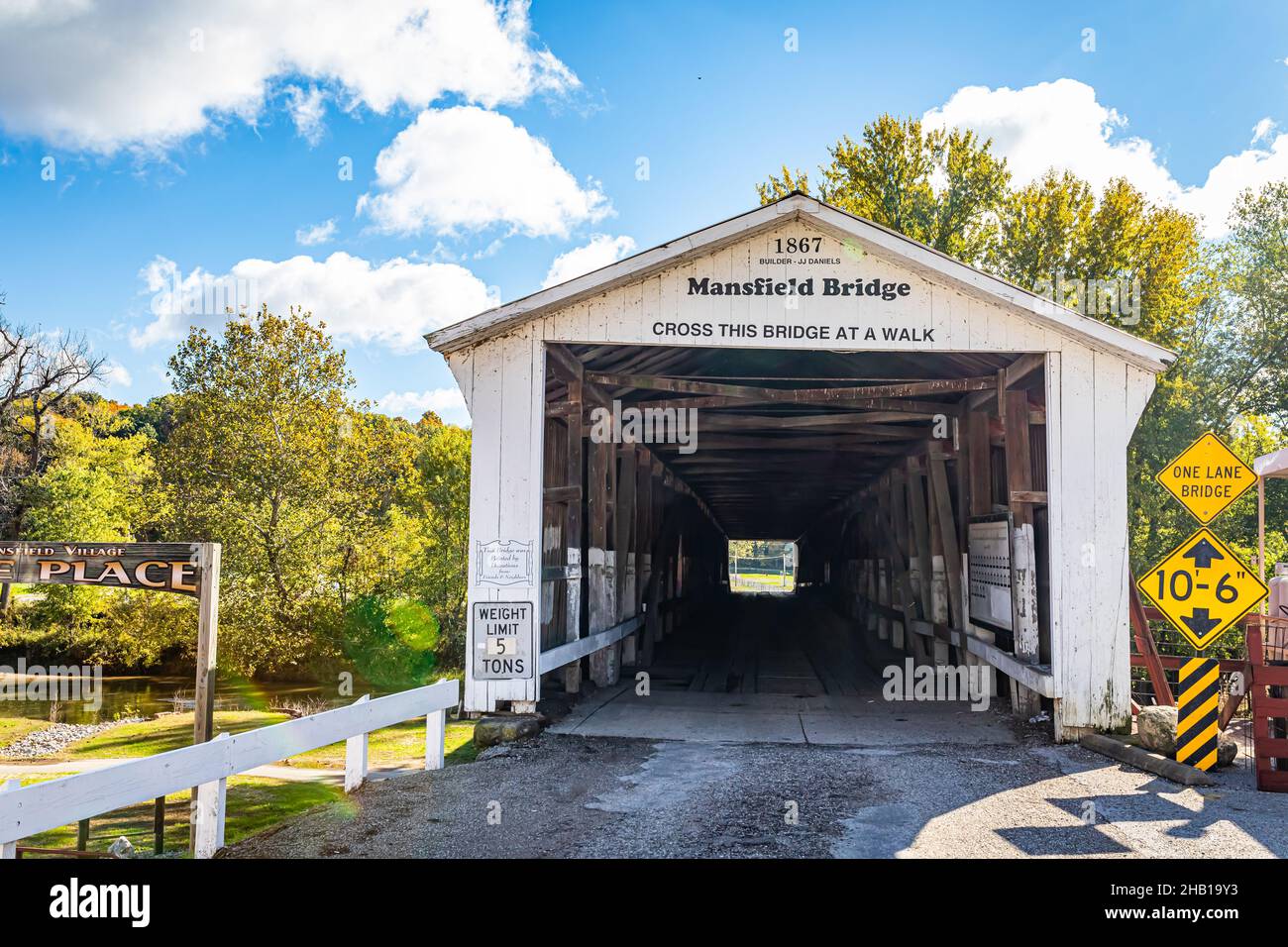 The Mansfield Covered Bridge crosses Big Raccoon Creek at Mansfield in Parke County near Rockville, Indiana. Stock Photo