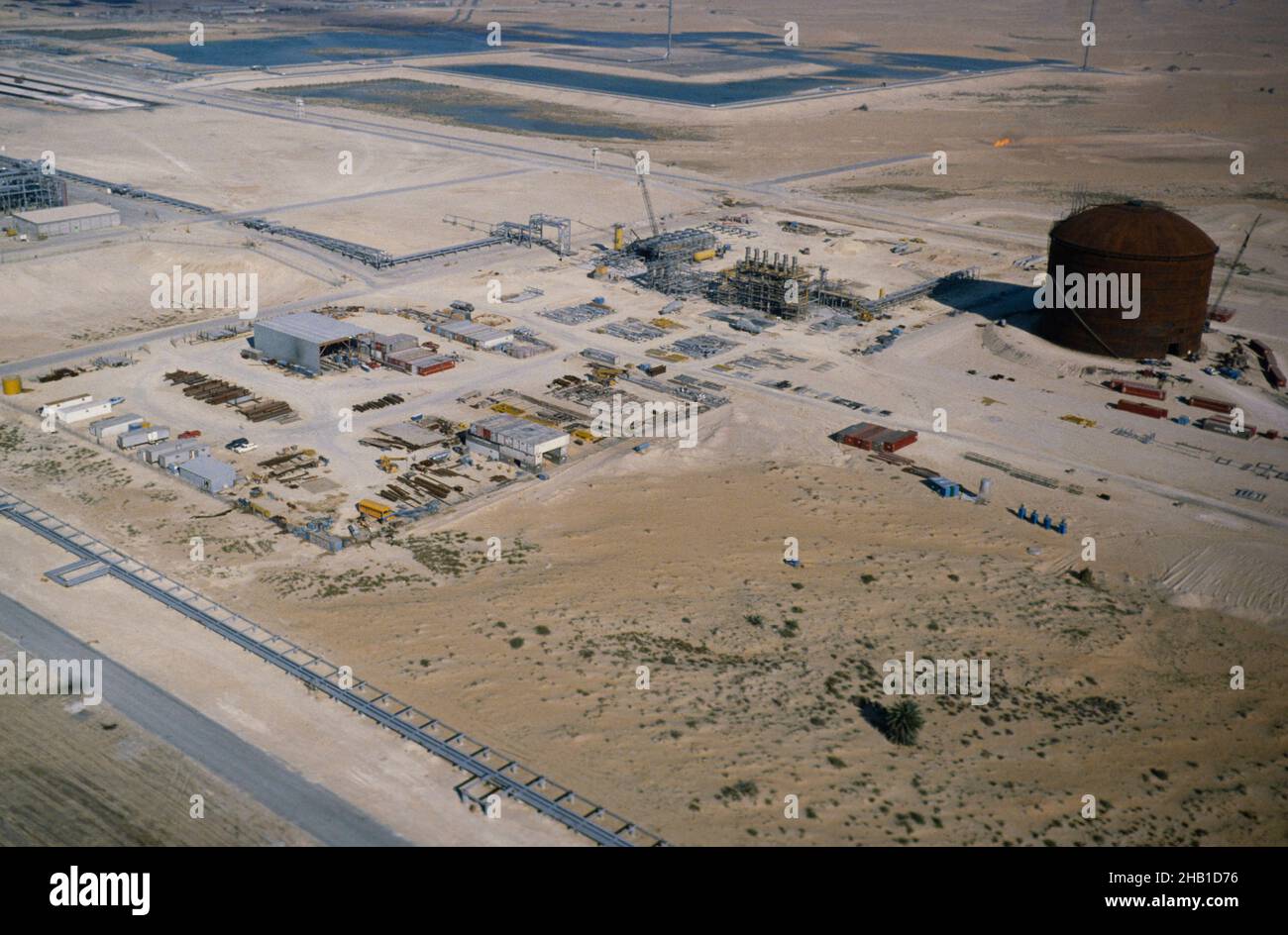 Oil industry in Ras Tanura area, Saudi Arabia,  refinery under construction 1979 Stock Photo