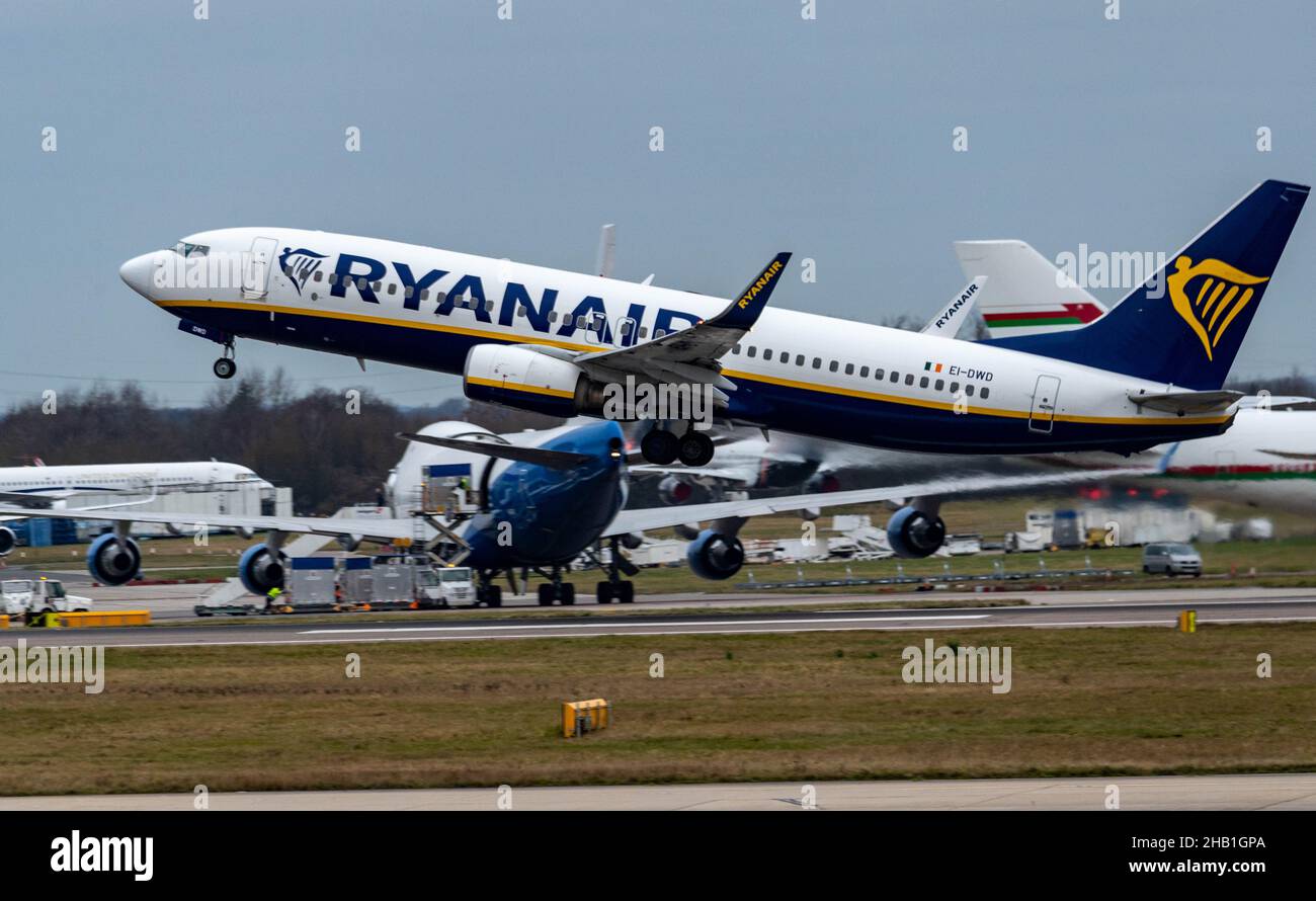 Stansted Airport, Essex, EI-DWD, RYANAIR, BOEING 737-800, Stock Photo