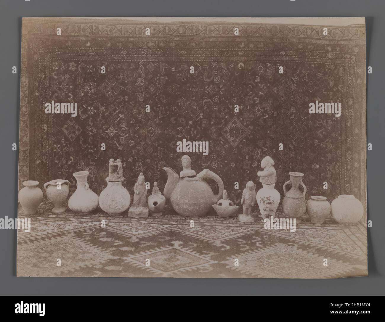Persian Ceramics High Resolution Stock Photography and Images - Alamy