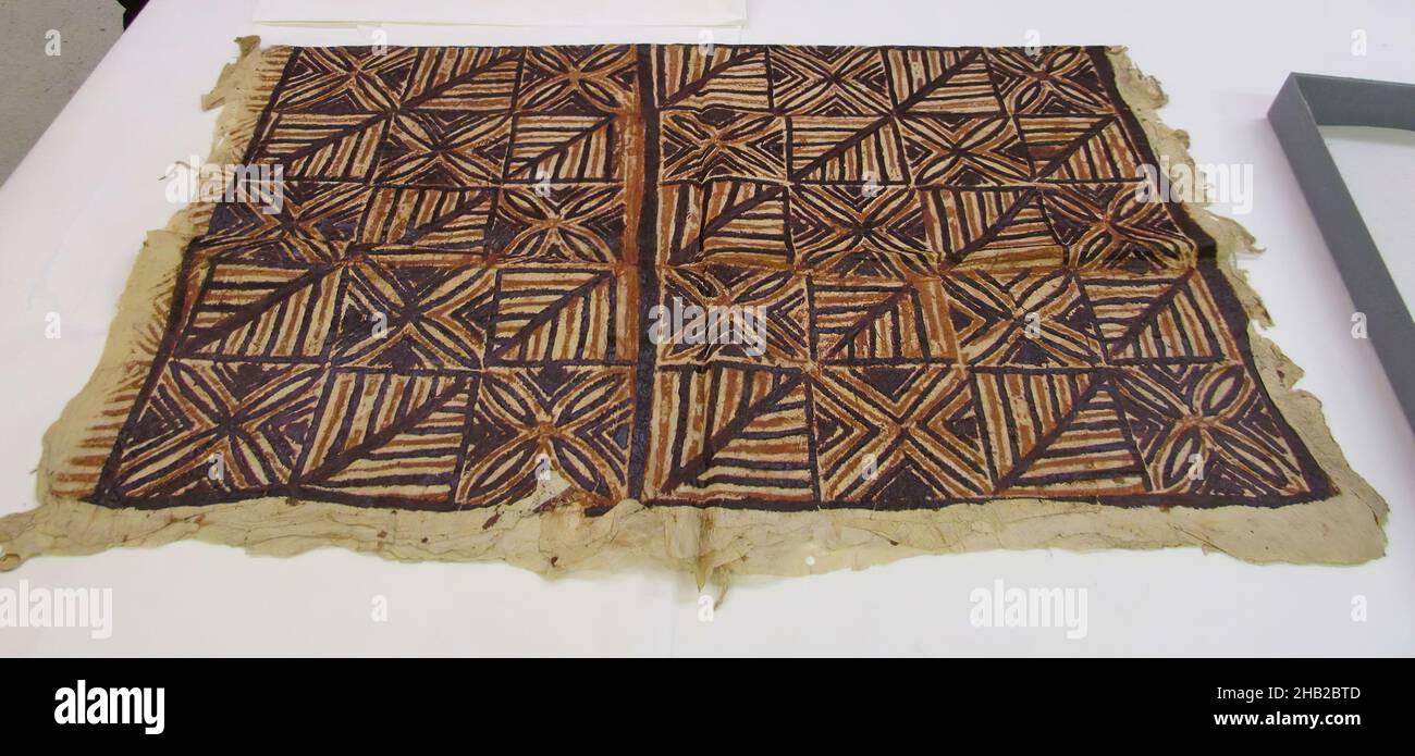 Tapa, Siapo, Samoan, Barkcloth, pigment, Samoa, 49 1/2 x 59 in., 125.7 x 149.9 cm Stock Photo