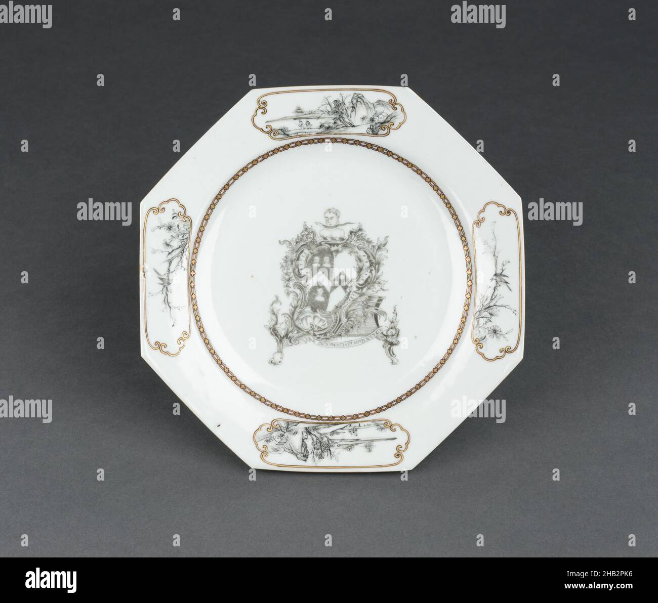 Plate with Arms of Samuel and Sarah Vaughan, Chinese, c.1755, Glazed porcelain with enamel and gilding, Made in China, Asia, Ceramics, diameter: 9 in. (22.9 cm Stock Photo