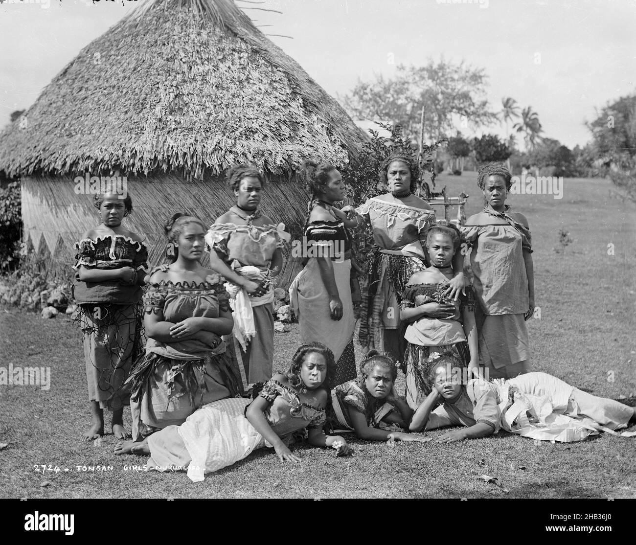 Tongan fale Black and White Stock Photos & Images Alamy