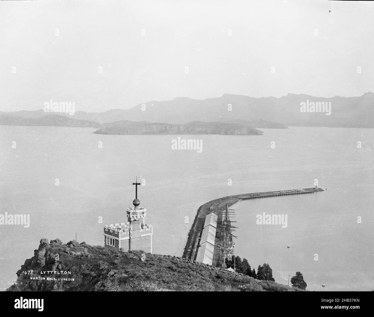Lyttelton, Burton Brothers studio, photography studio, Dunedin, gelatin